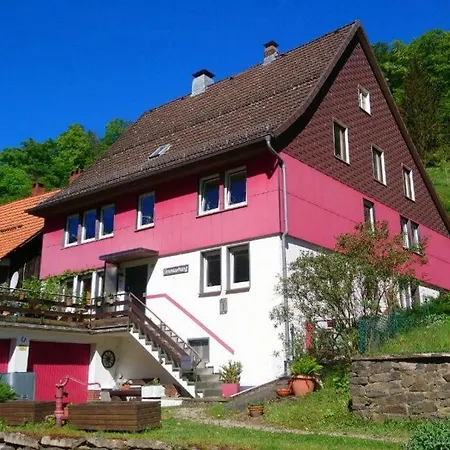 Am Waldrand *